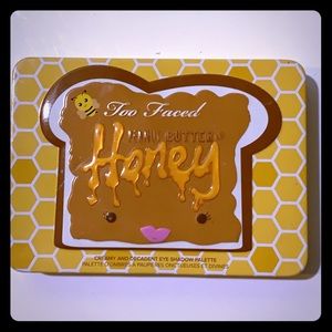 Various Eyeshadow Pallets & Powders